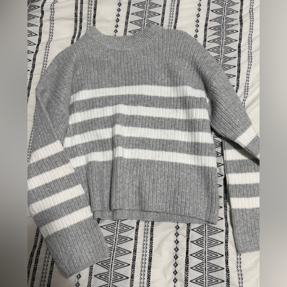 Pinque Cropped Sweater